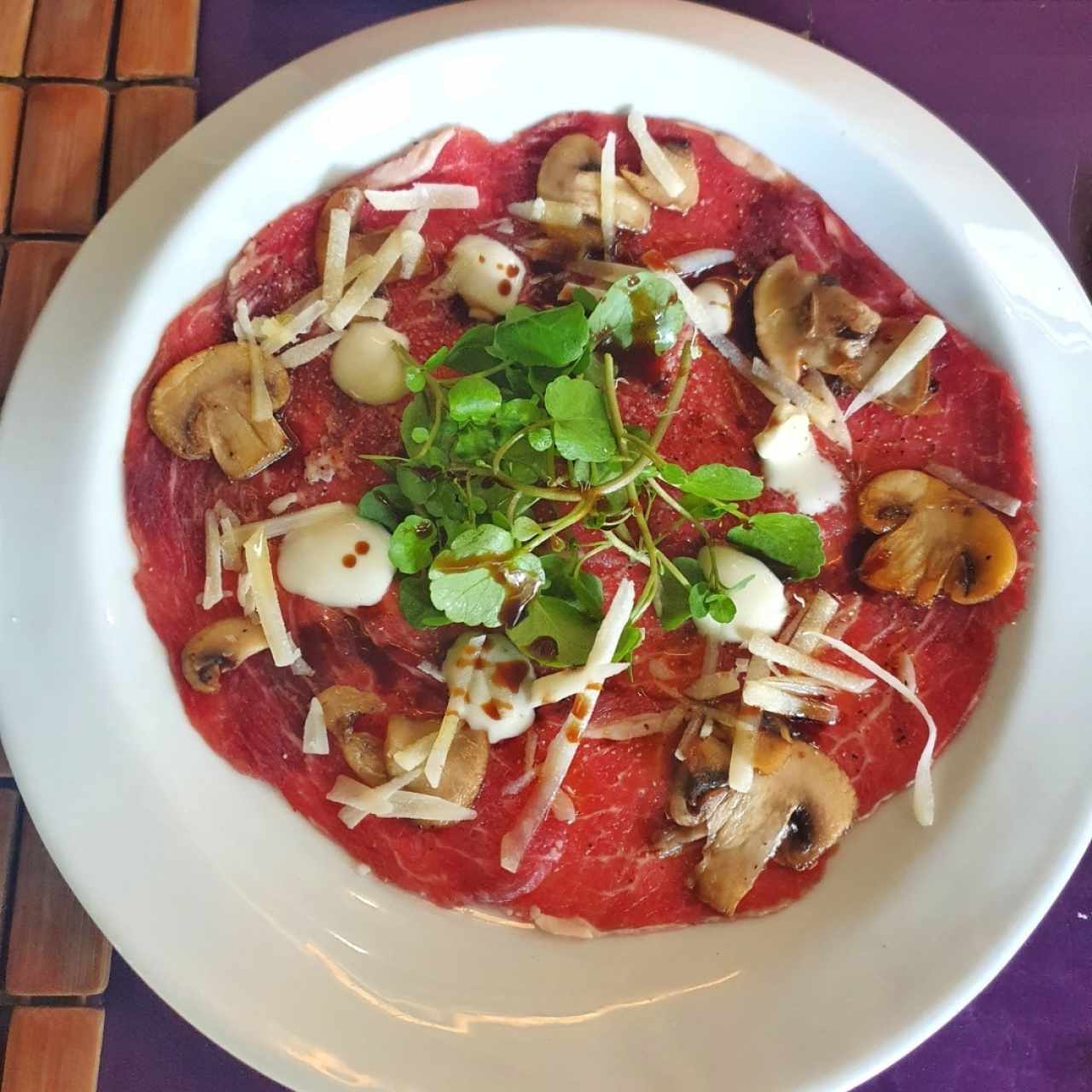 carpaccio de filete de res