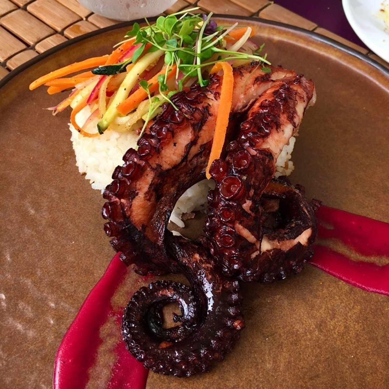 Pulpo y arroz con coco