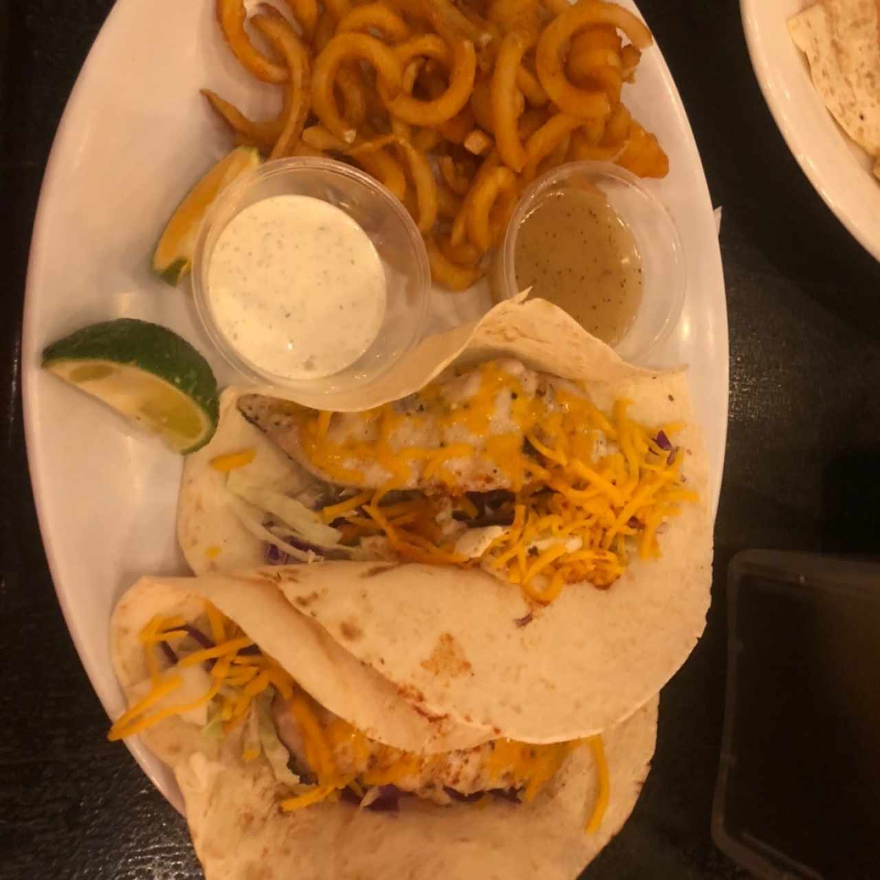 Tacos de pescado con tortilla de harina