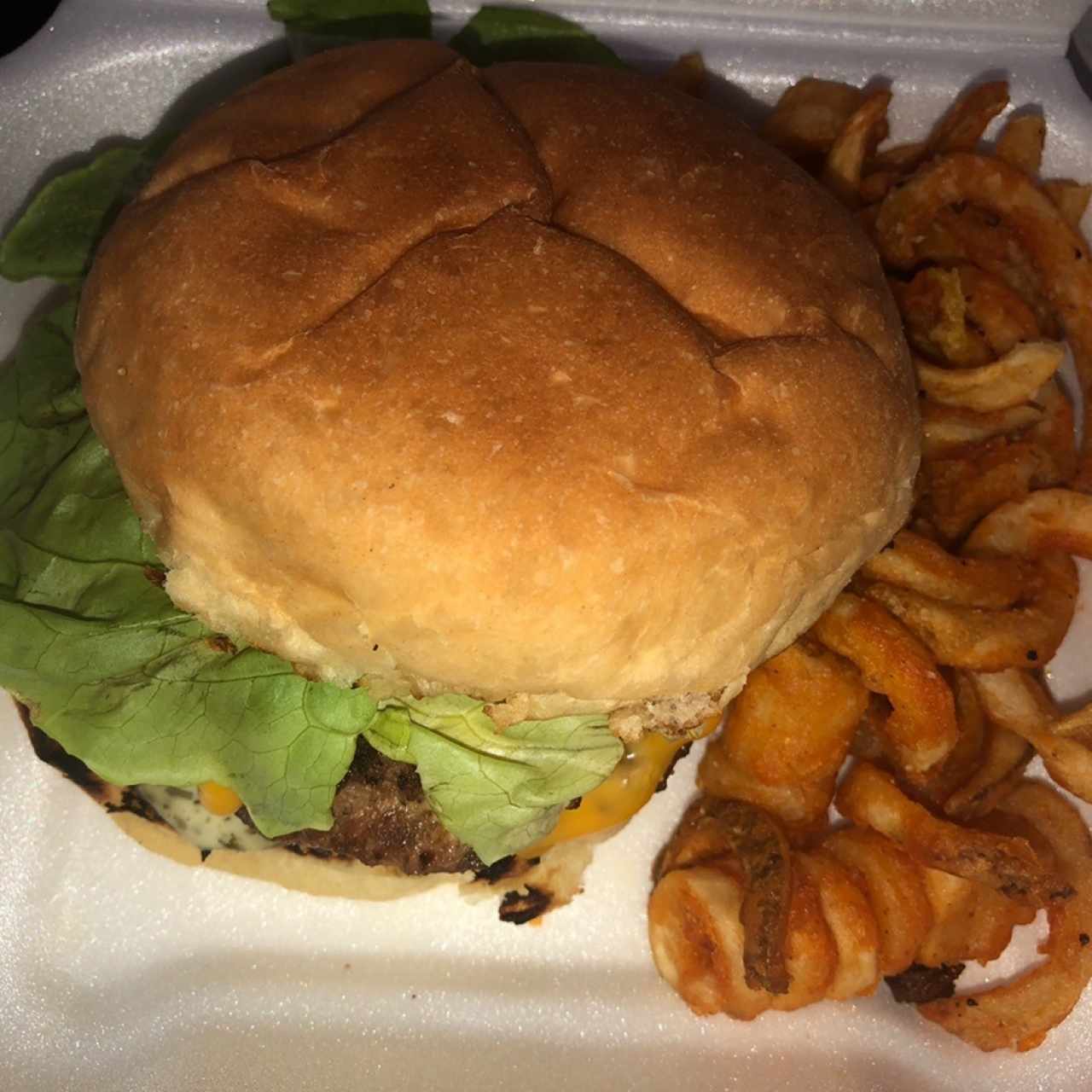 Hamburguesa de Carne y Curly Fries