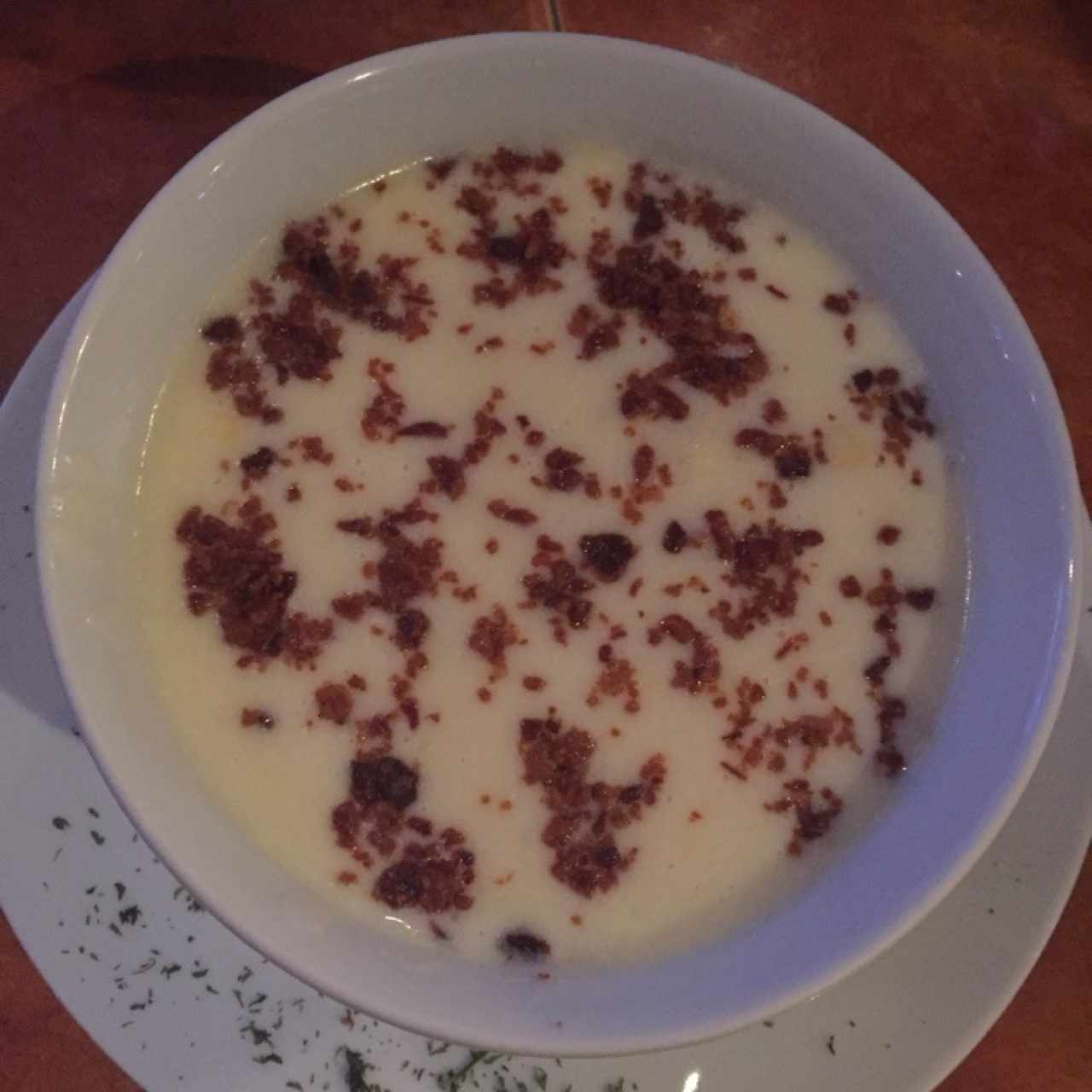 Crema de papa, tocino y maíz