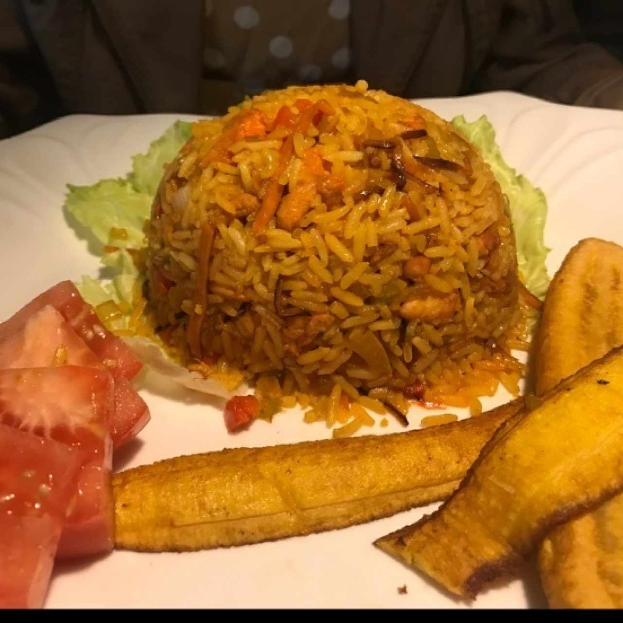 Arroz con Pollo y Tajadas de platano frito