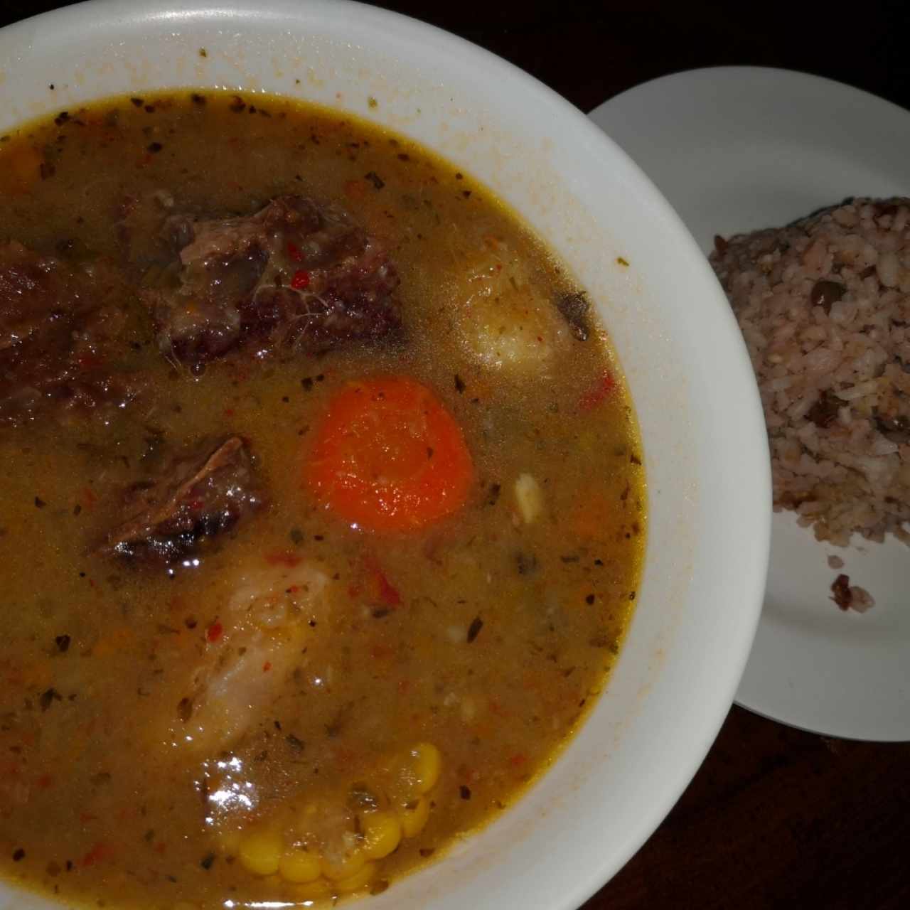 Sopa de Costilla de res ahumada y arroz con guandú