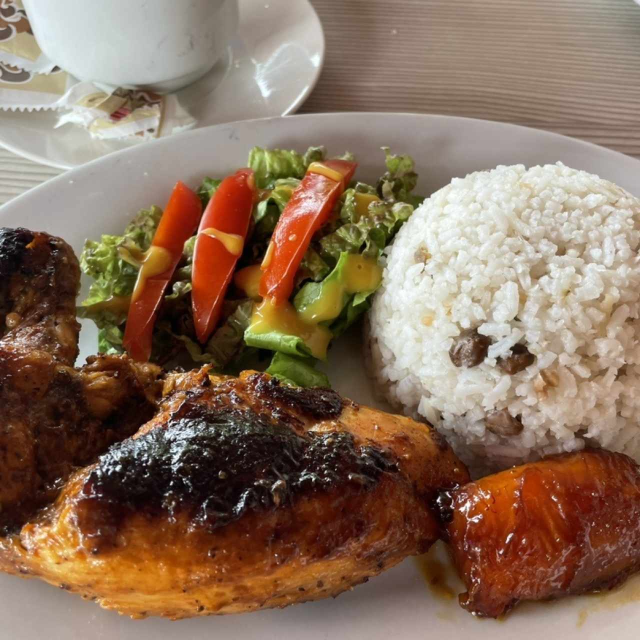 Pollo asado y arroz con coco