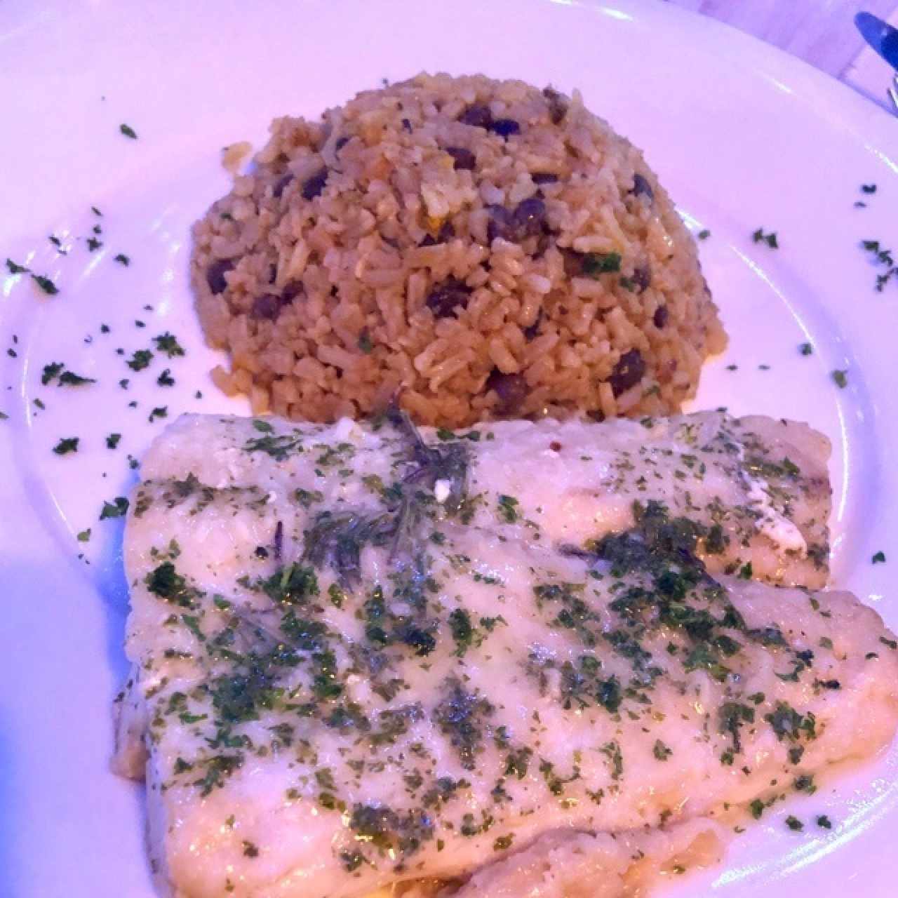 Corvina con arroz con coco y guandú