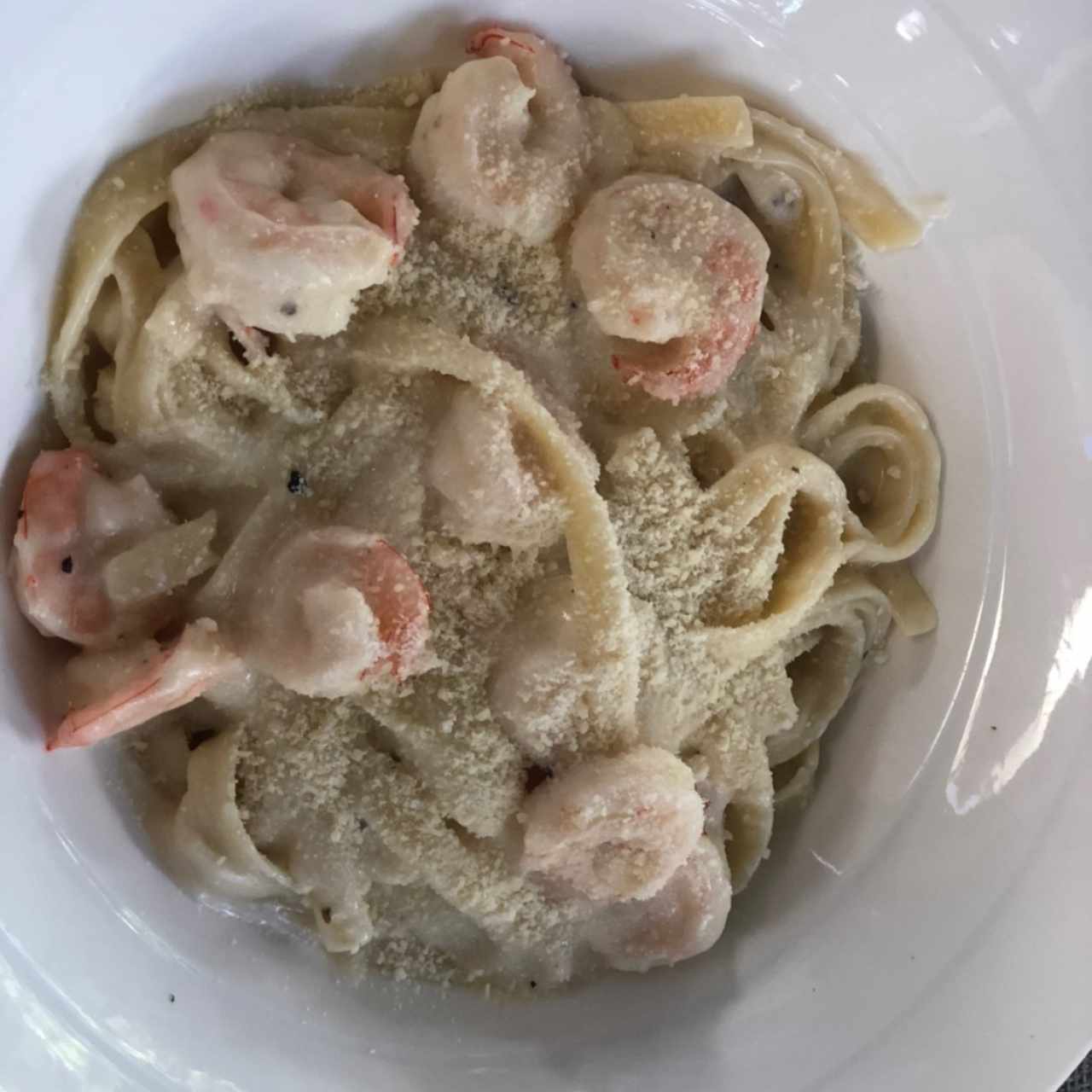 Fettuccine Alfredo con Langostinos