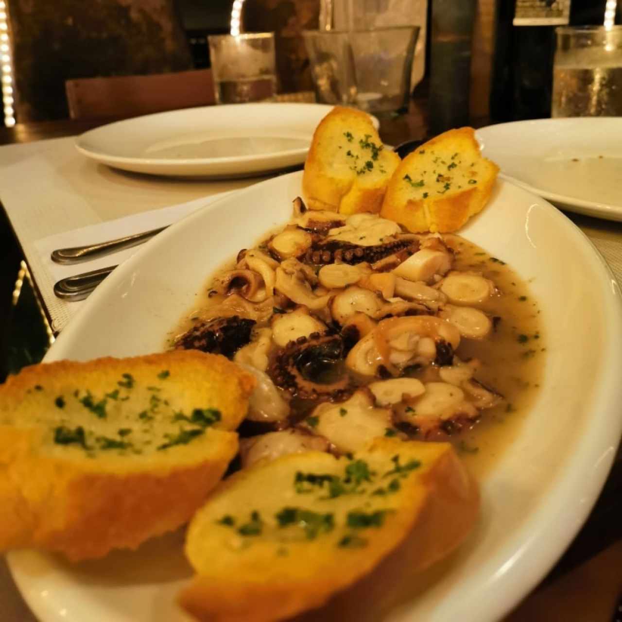 pulpo al ajillo