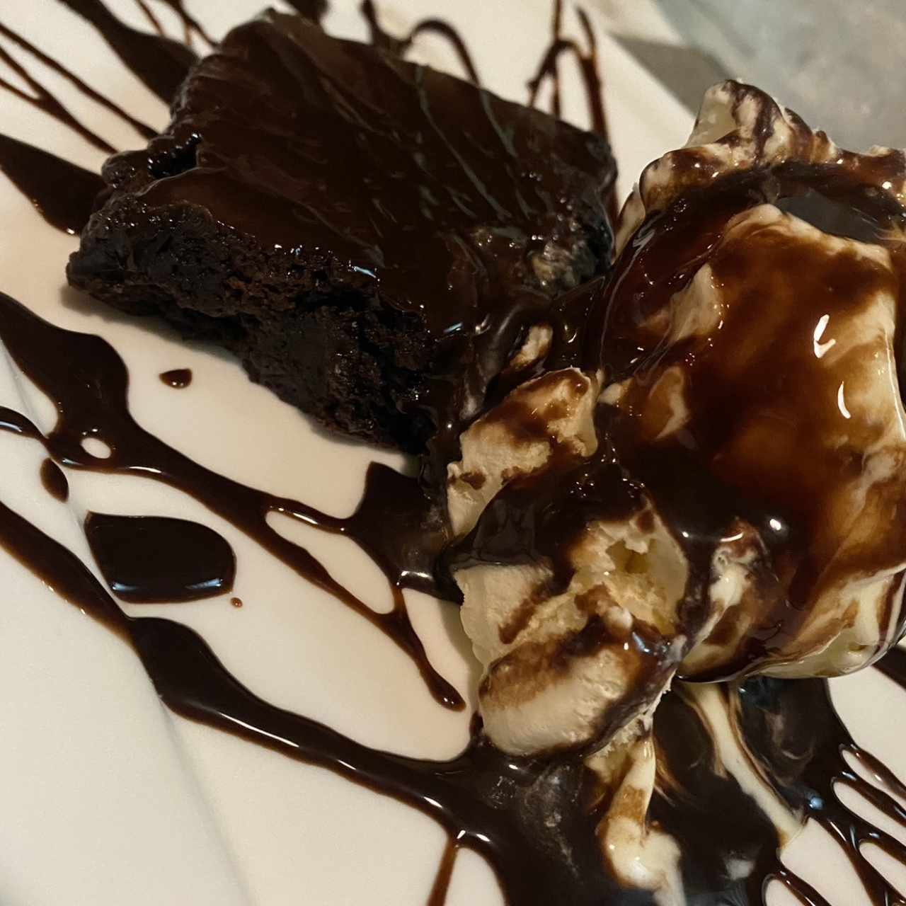 Brownie con helado