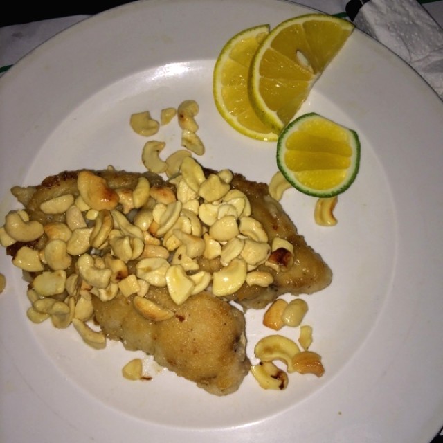 Corvina con pepitas de marañon 