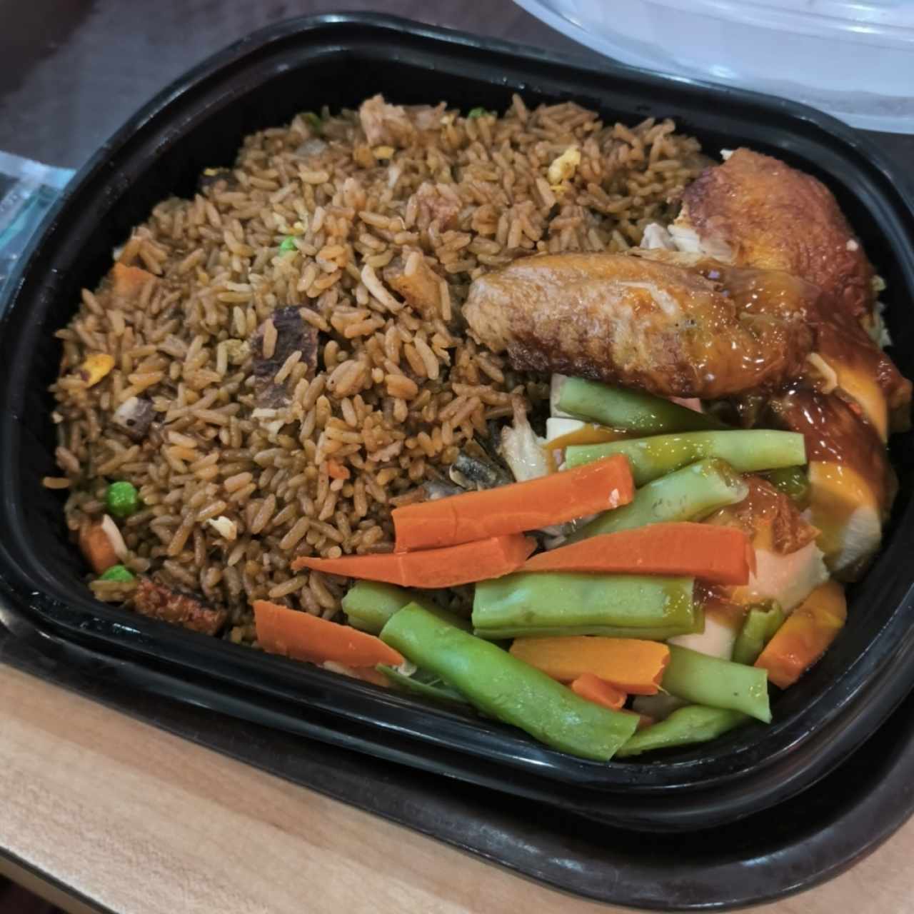 Clan 1 de pollo y arroz de puerco