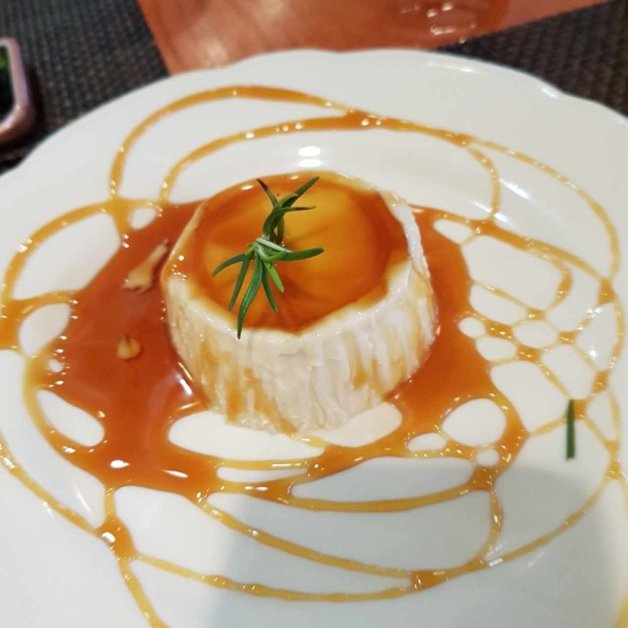 panna cotta con caramelo