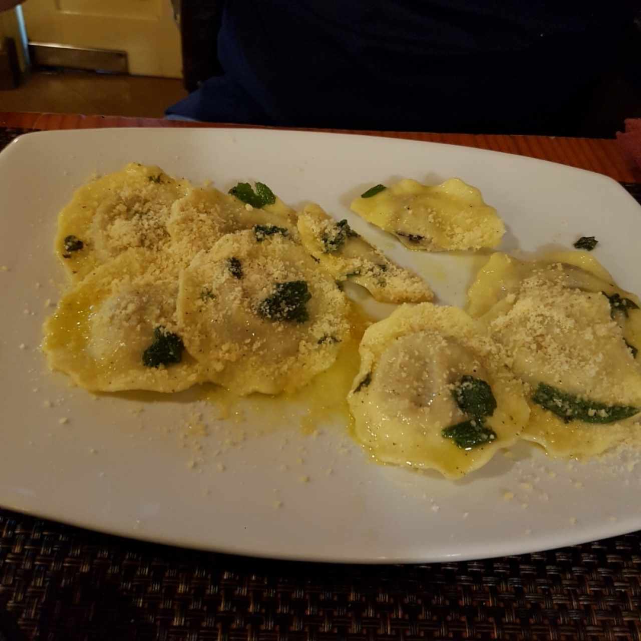 ravioli con hongos