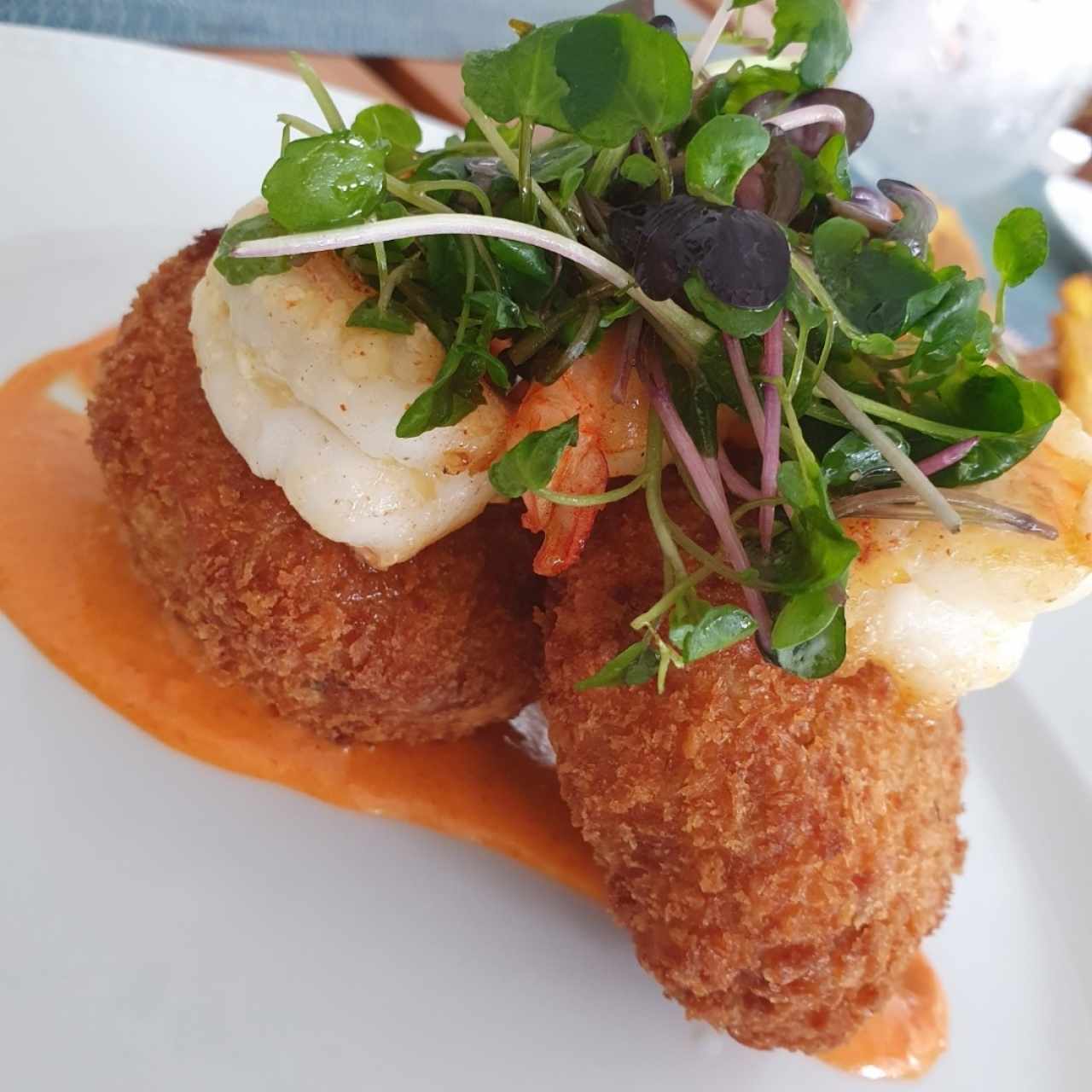 Croquetas de plátano y langostinos