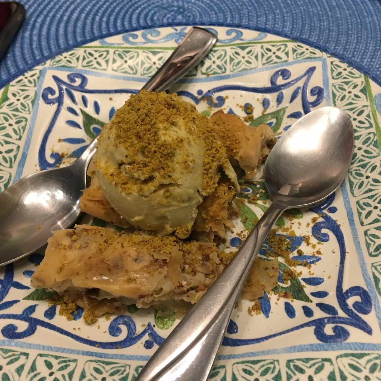 Postres - Saragli+*-