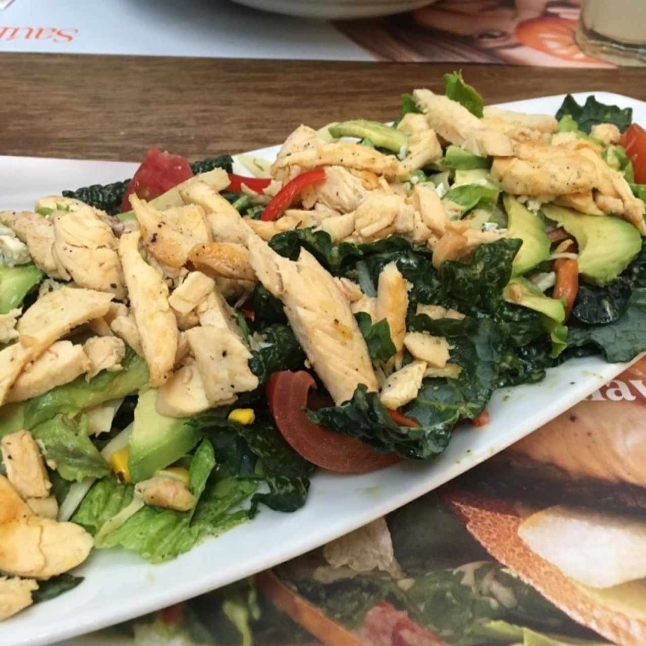 ensalada Bistrology con pollo