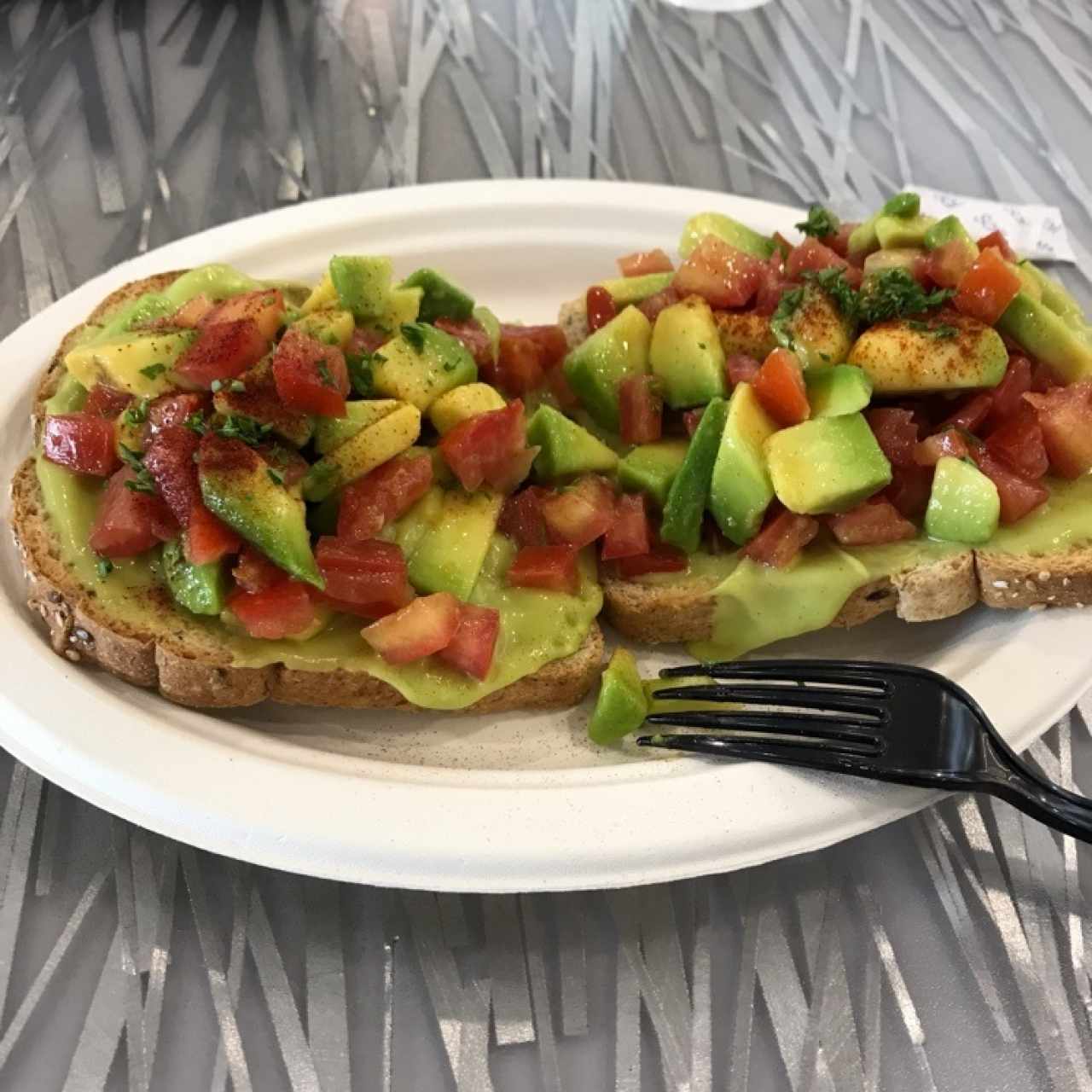 Tostada de aguacate