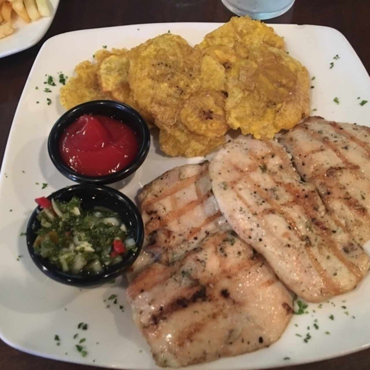 Filete de Pollo con Patacones