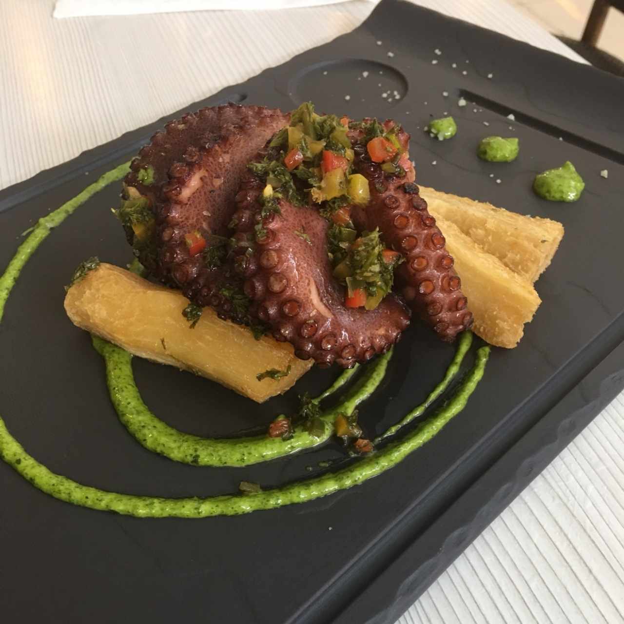 pulpo con yukas