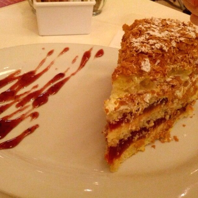 Torta de crema y guayaba 