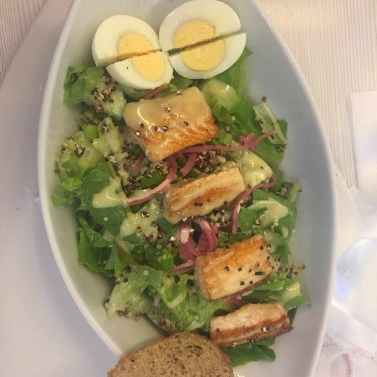 ensalada con salmón