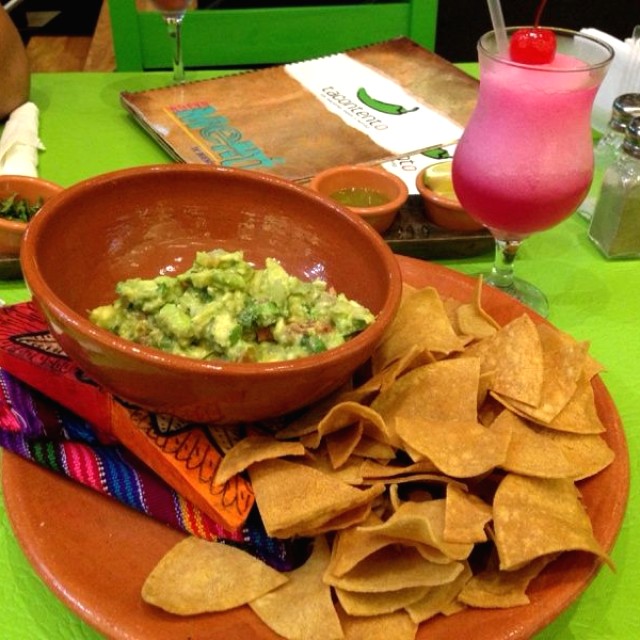 Guacamole y strawberry lemonade