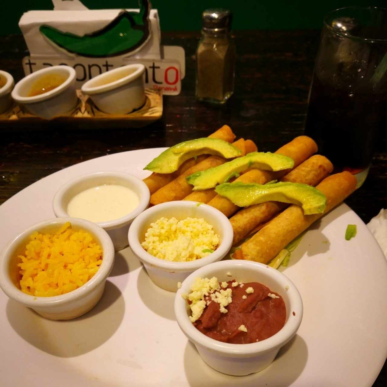 Flautas de pollo