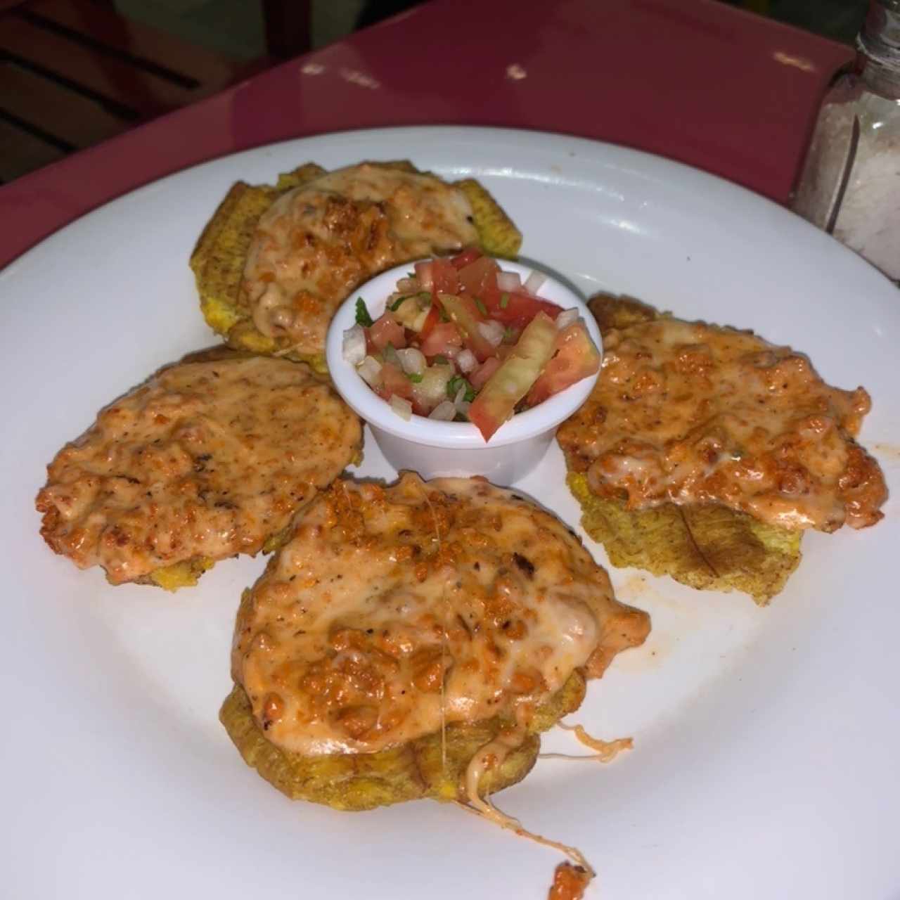 Patacones con chorizo y queso riquisimos