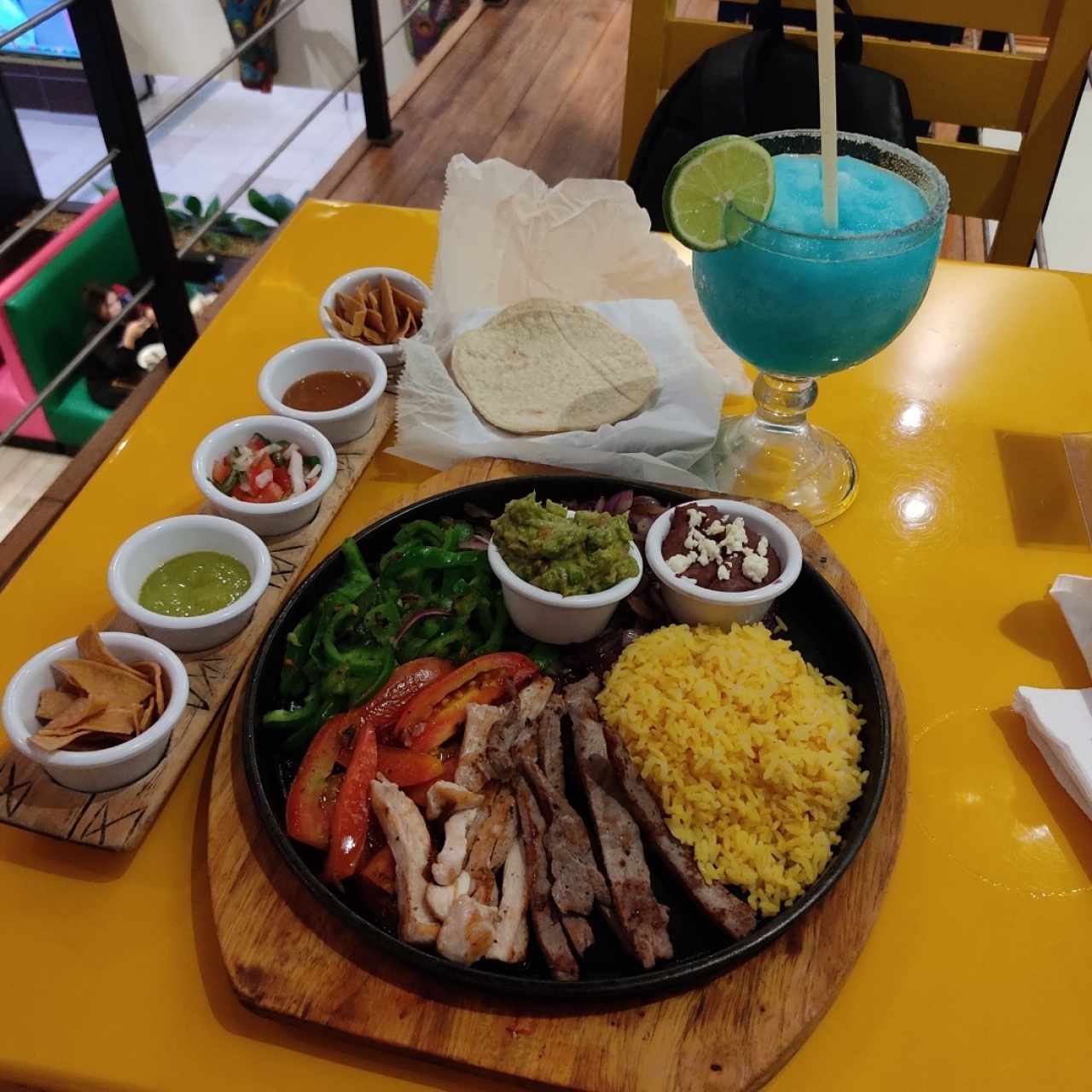 fajitas y Margarita blue