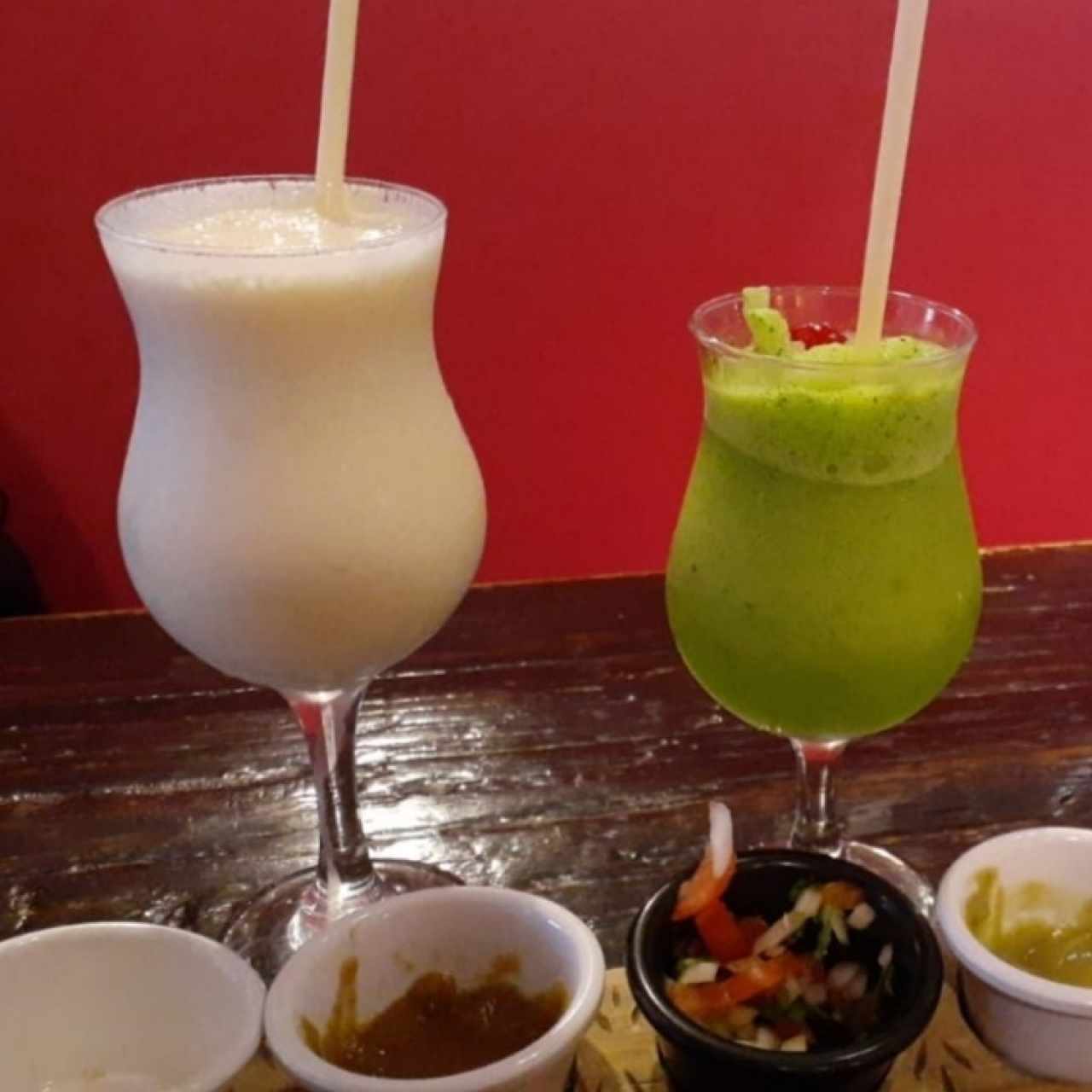 Limonada de coco y limonada de hierva buena