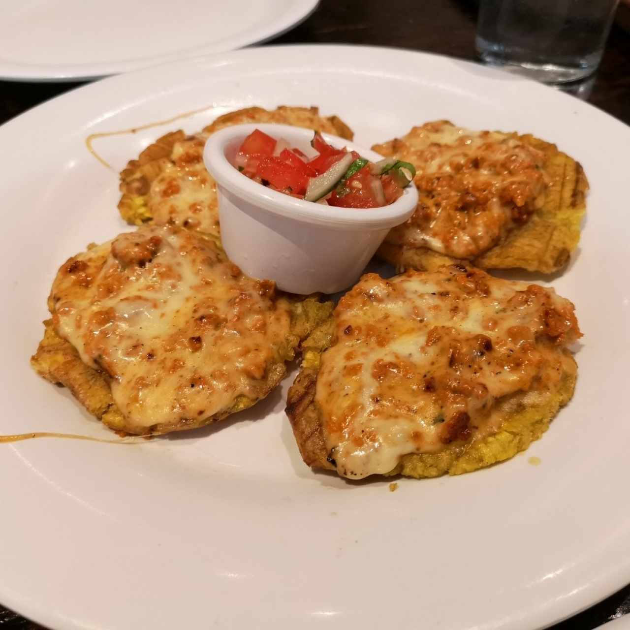 Tostones de Queso Fundido y Chorizo