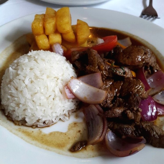 Lomo saltado