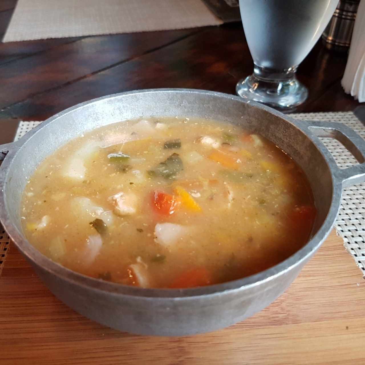 sopa de pollo y vegetales