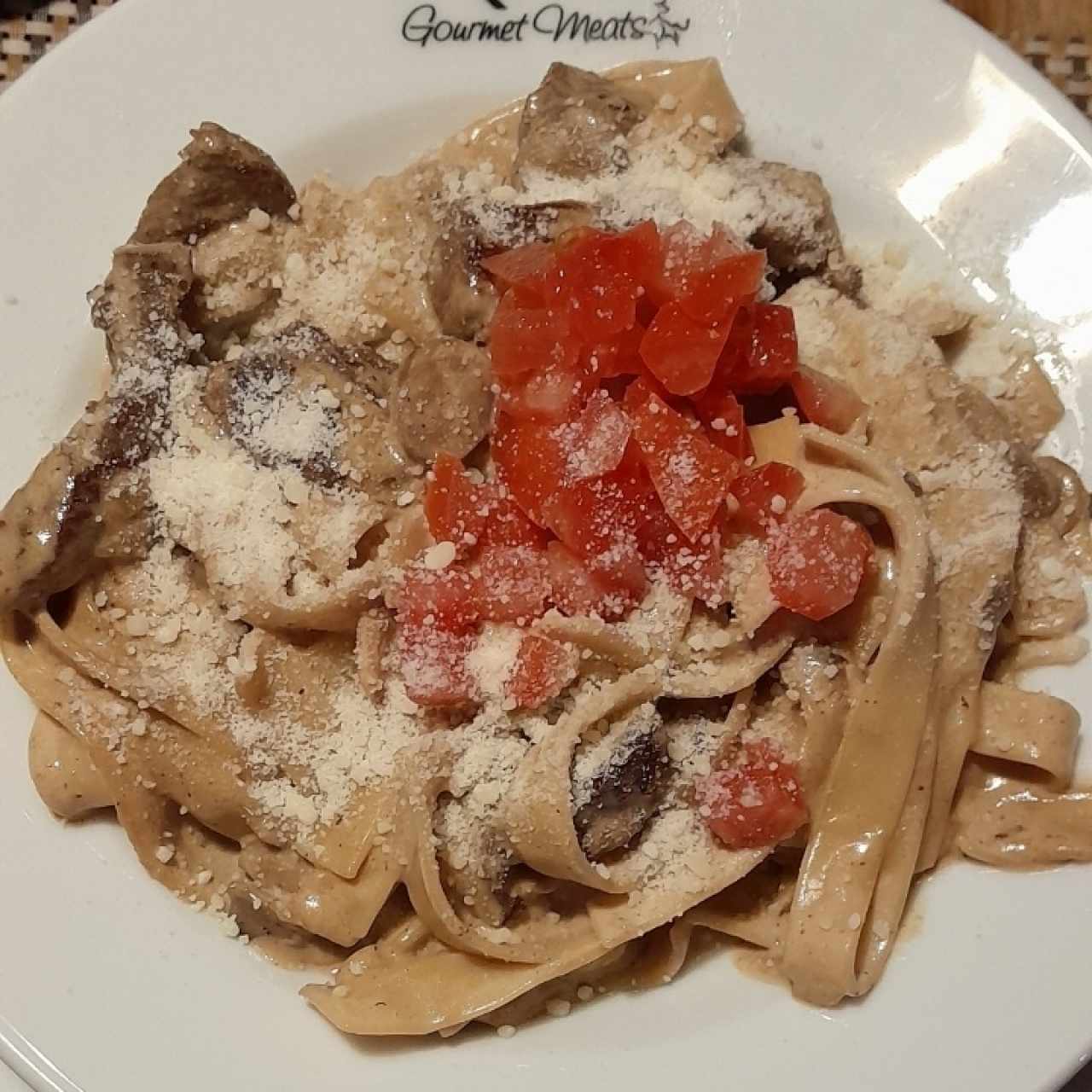 Alfredo con trocitos de carne