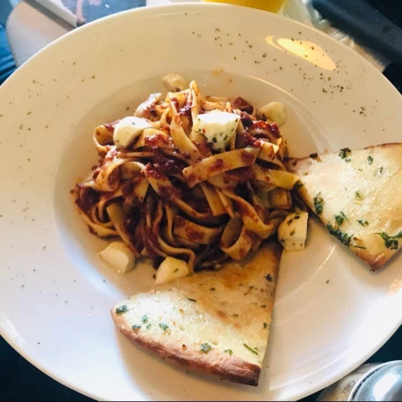 Pasta con salsa de tomates secos