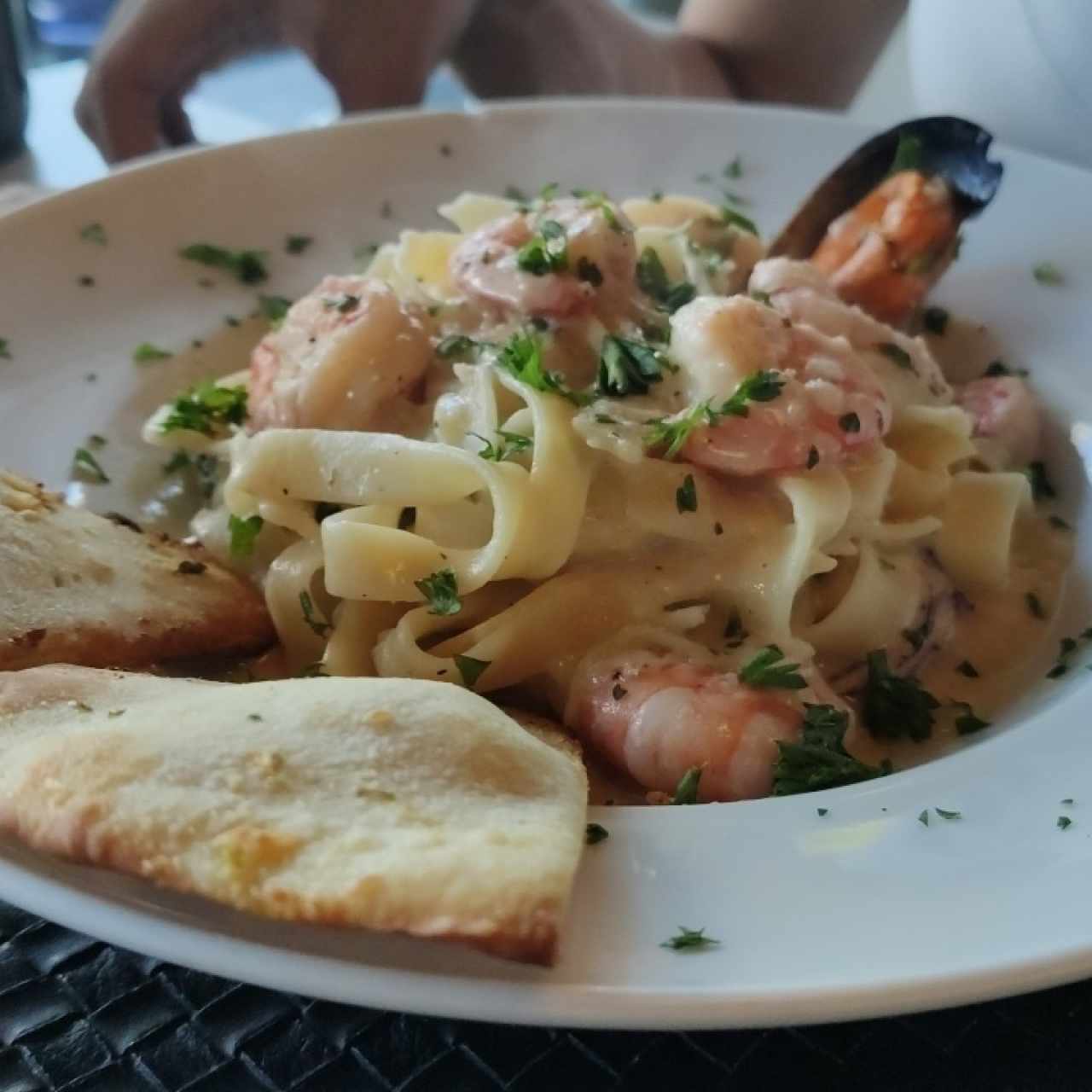 Pastas - Frutti di mare ( con salsa blanca )