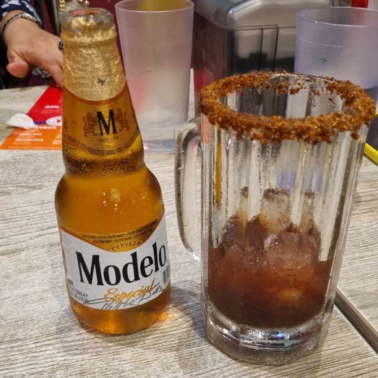 michelada internacional - modelo