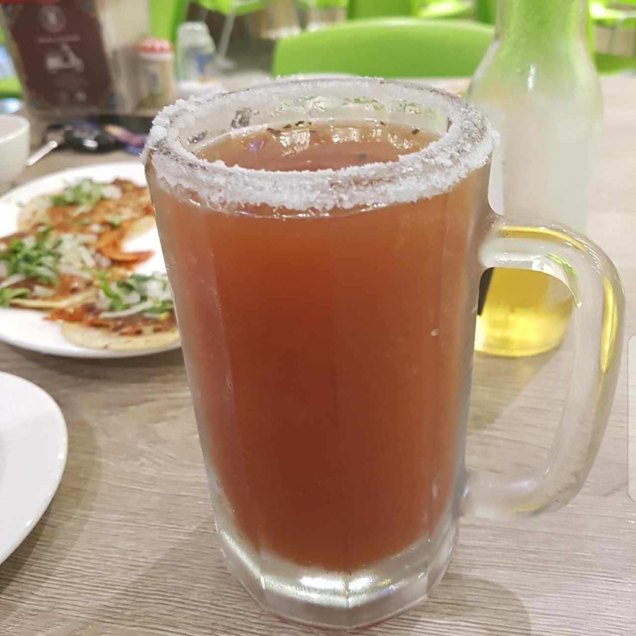 Michelada con cerveza corona