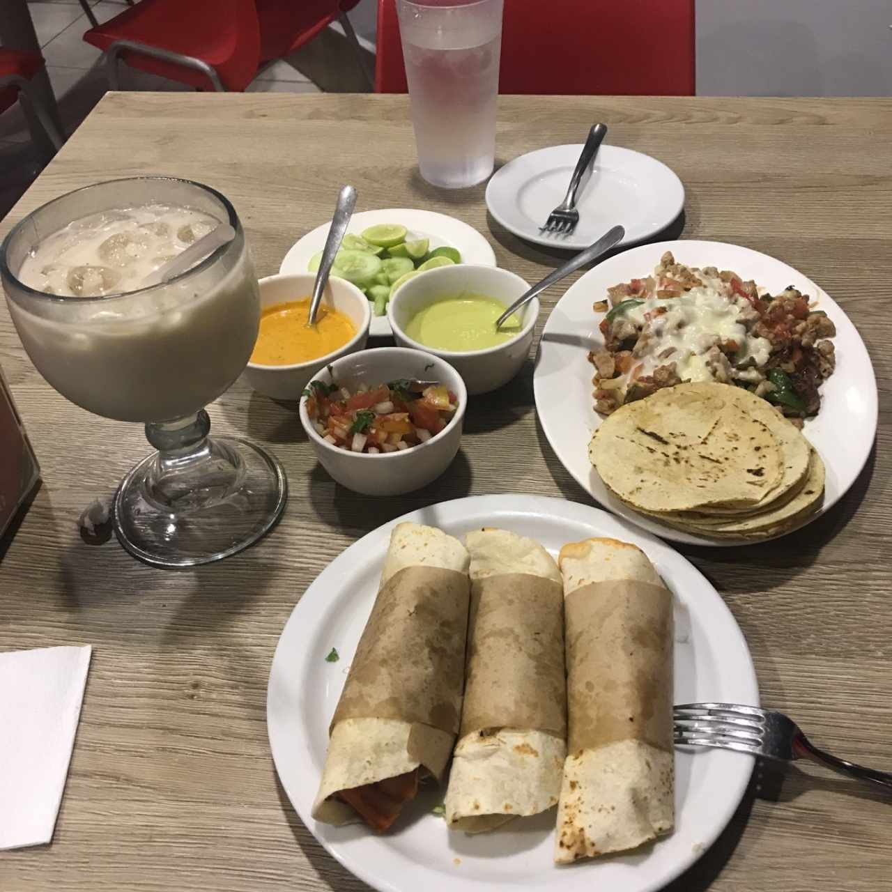 Tacos al pastor + alambre de puerco + horchata