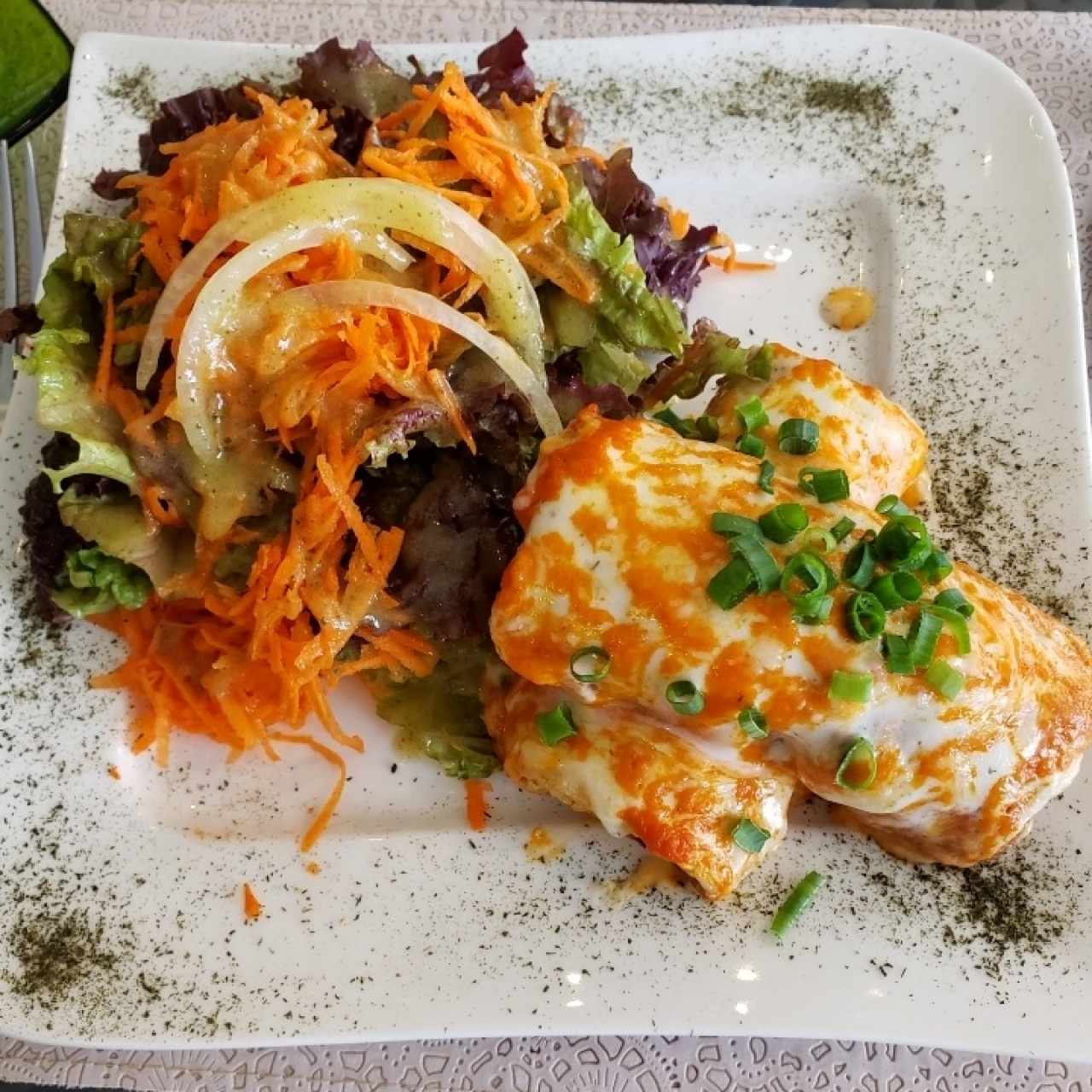 crepes de pollo con ensalada