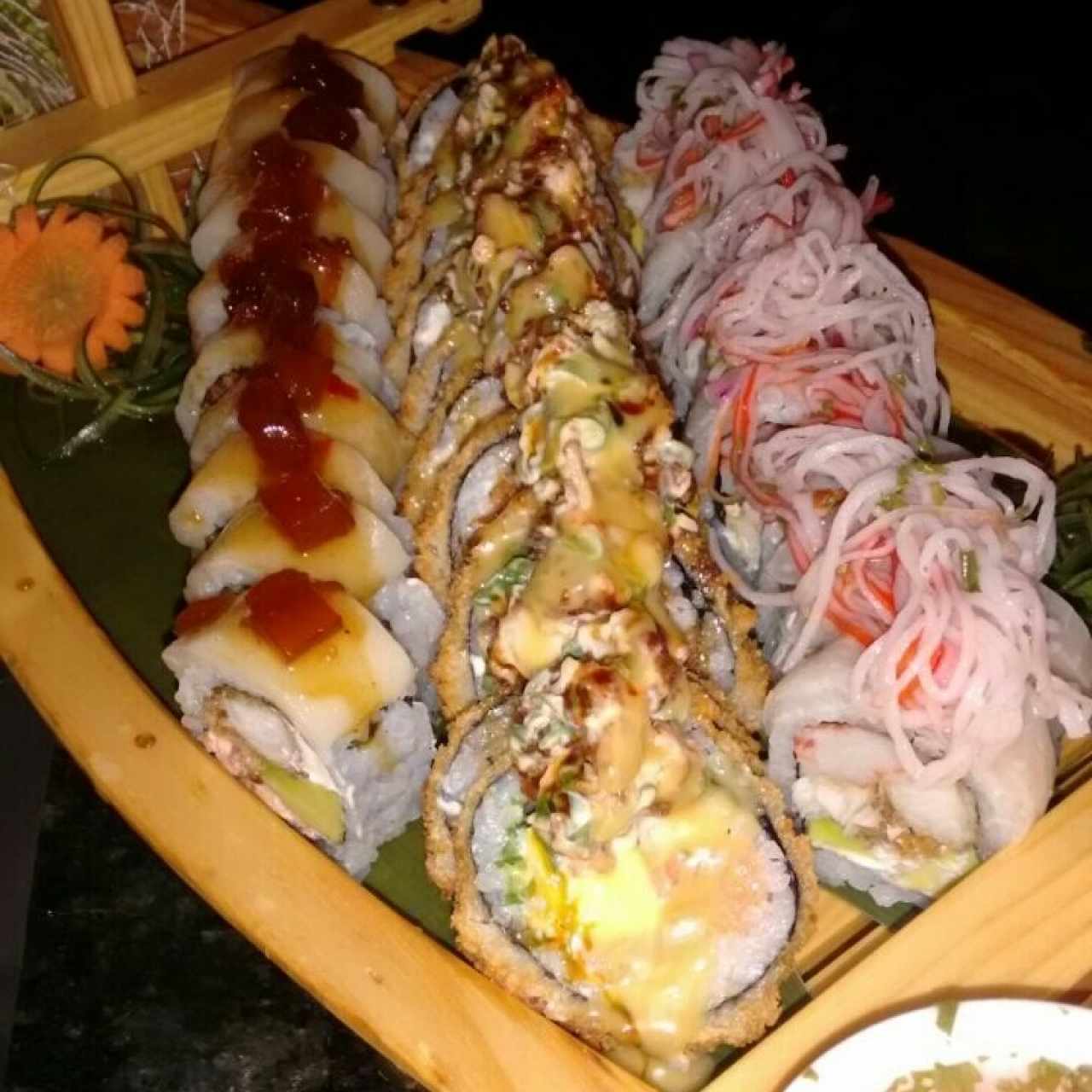 Rolls Especiales - Ceviche roll + Kung Fu Panda + Sakura  Promoción 3x2