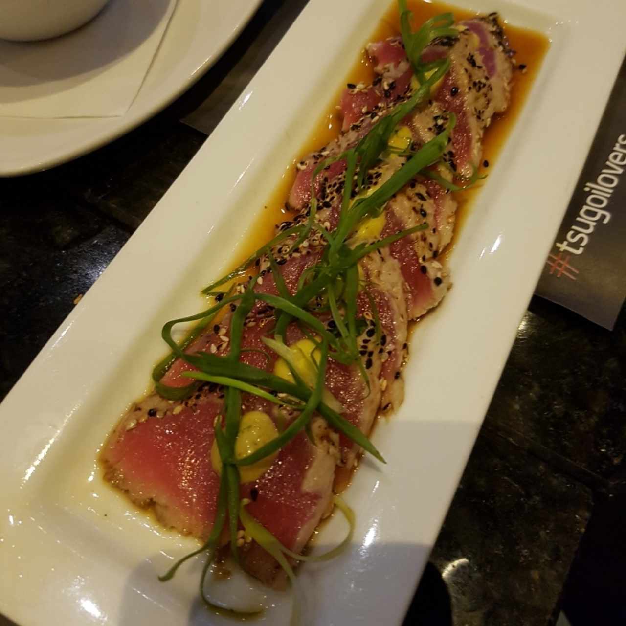 Entradas Frías - Tuna Tataki