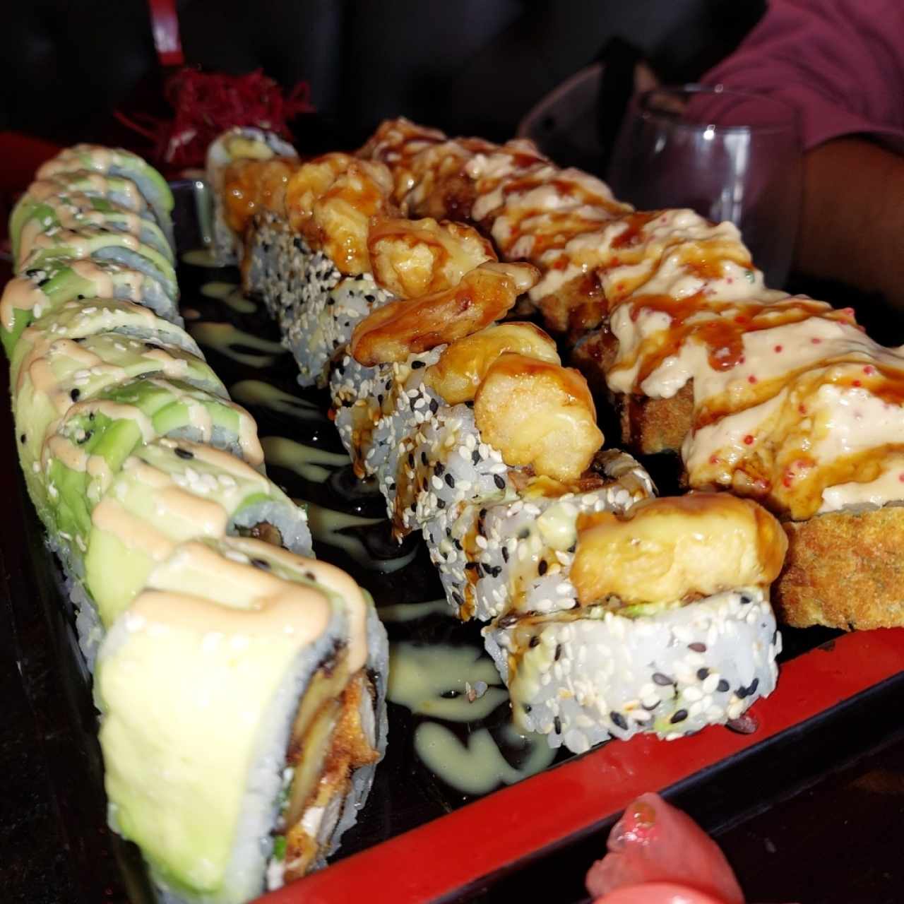 Tori BBQ, Ebi rock y Lava roll.