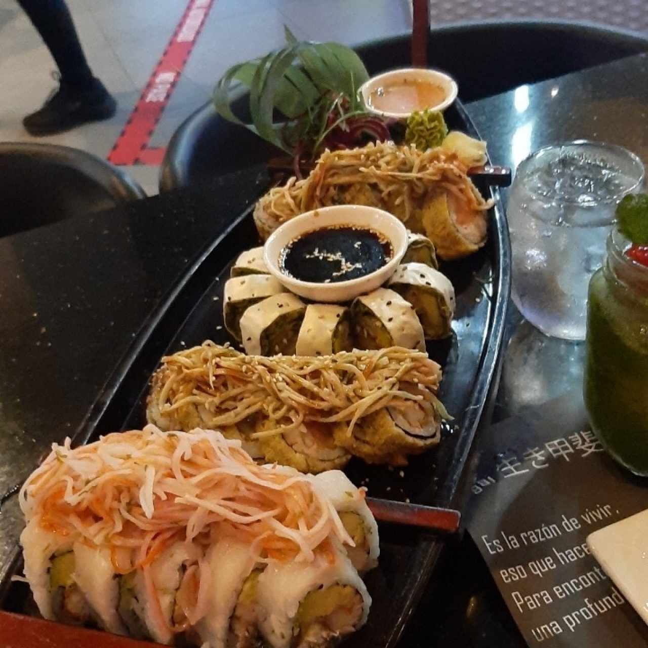 Rollos Especiales - Tsugoi / Budha Roll / Ceviche roll:   COMBINACION INDESCRIPTIBLE DE SABORES....No se imaginan cuanto los extrañe... A1 Lo Maximo 1M elevado a 1M
Indiscutiblemente delicioso.