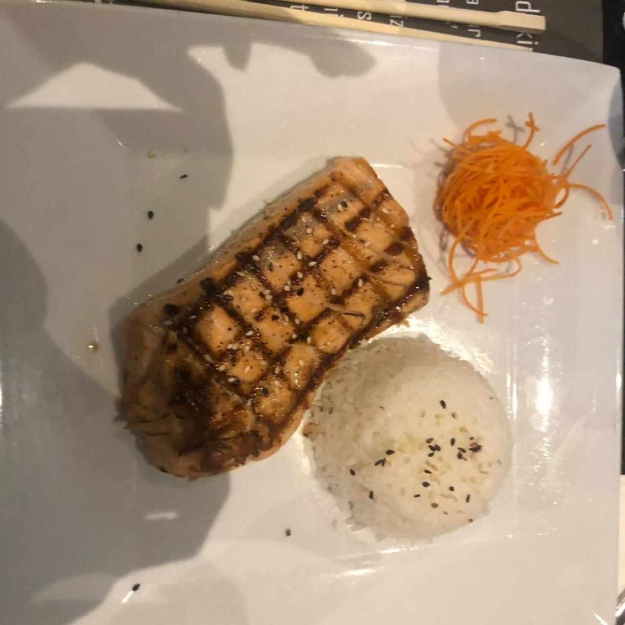 Salmón al grill o teriyaki