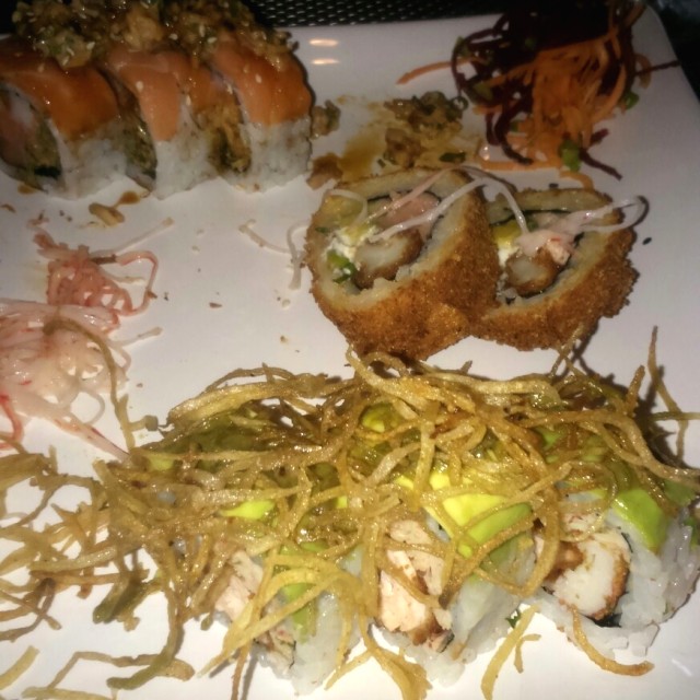 Trio de sushi, bueno lo que queda de el