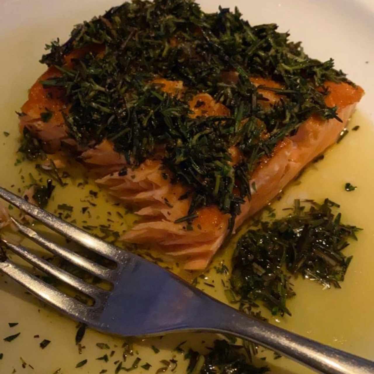 salmon con finas hierbas 