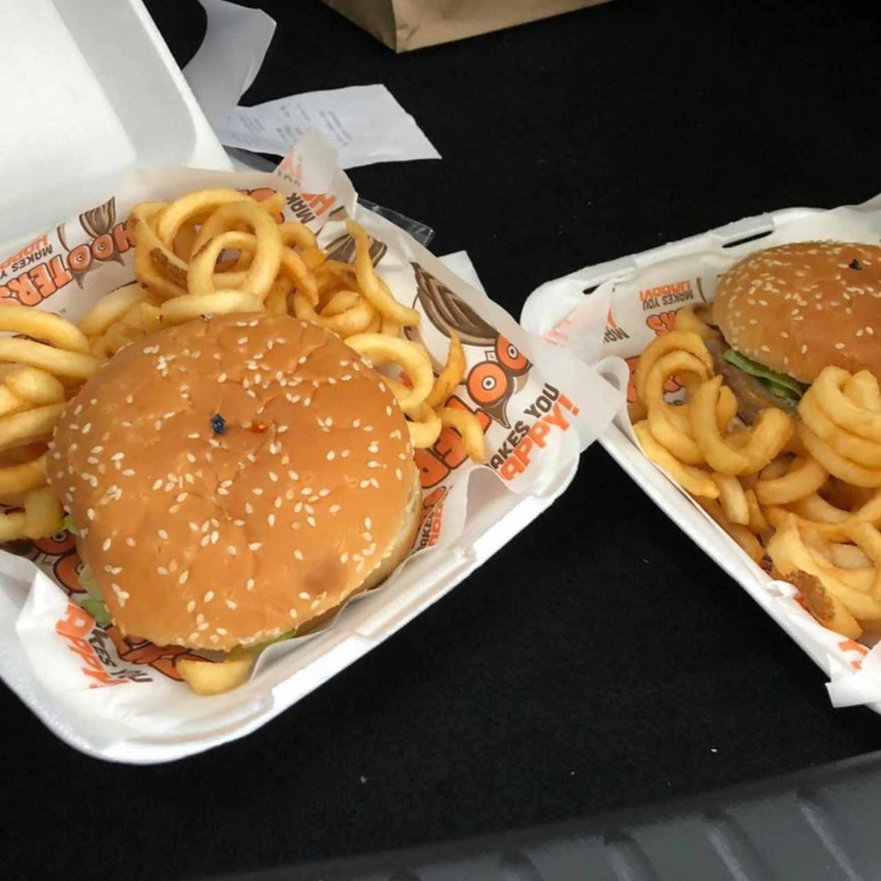 Picnic Hooters Burguer 