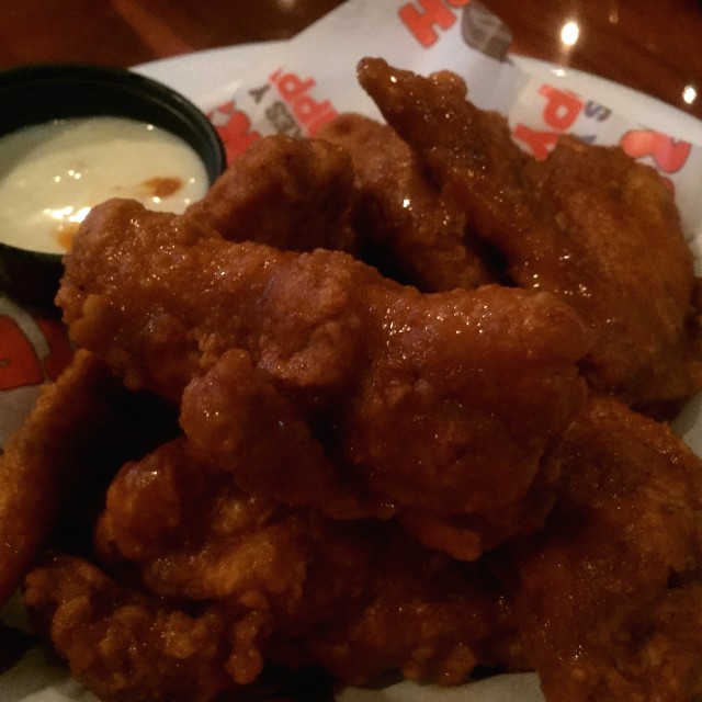 Buffalo wings hooters