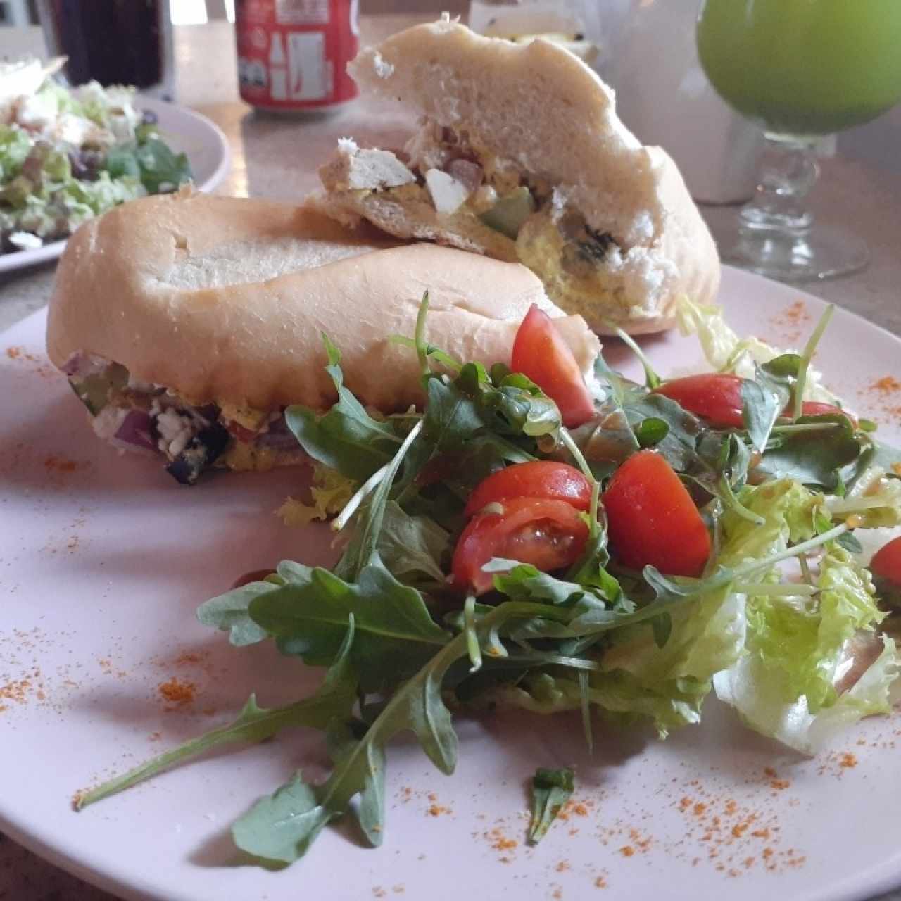 Sándwich Griego con "pollo" vegano 