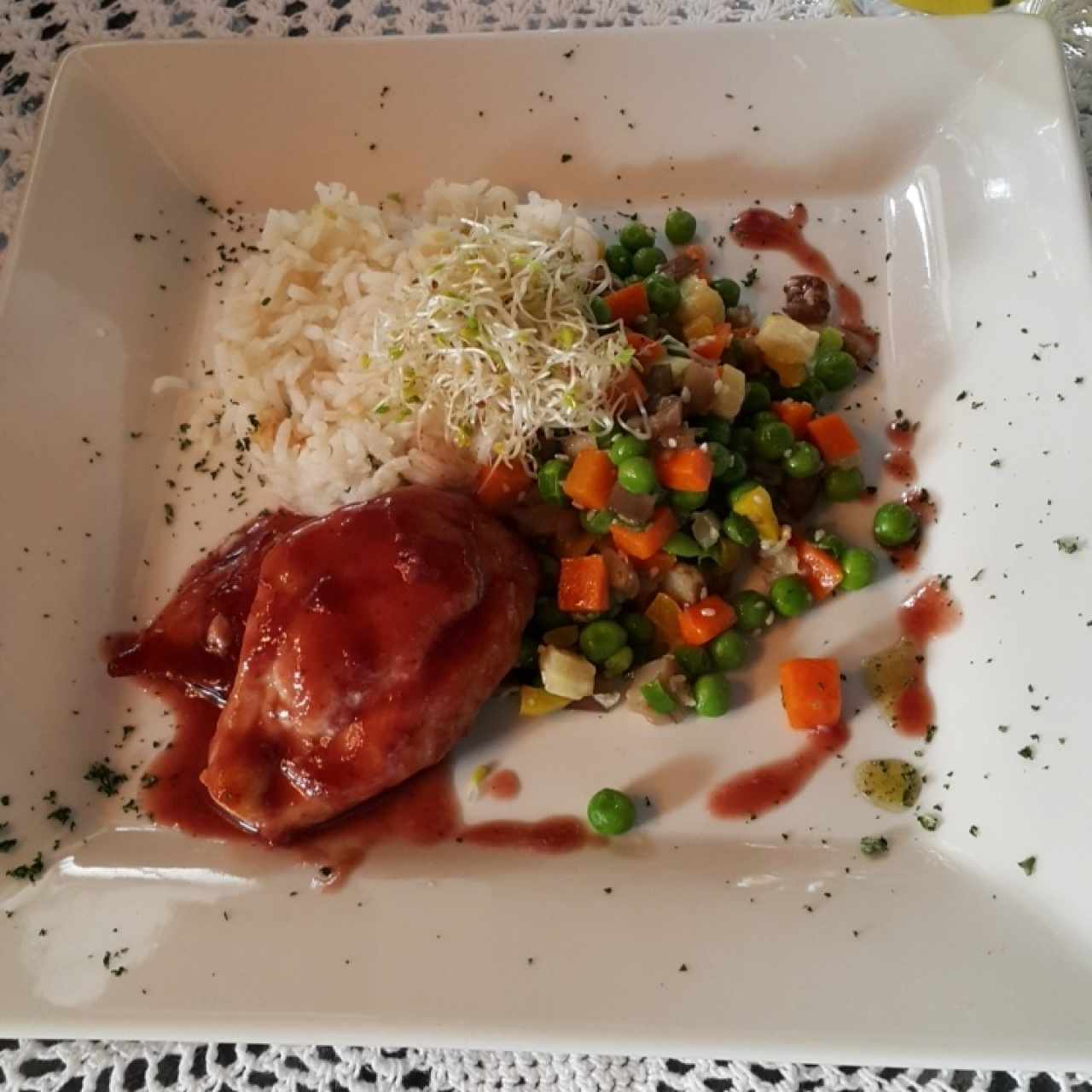 scalopines de pollo en salsa de fresa